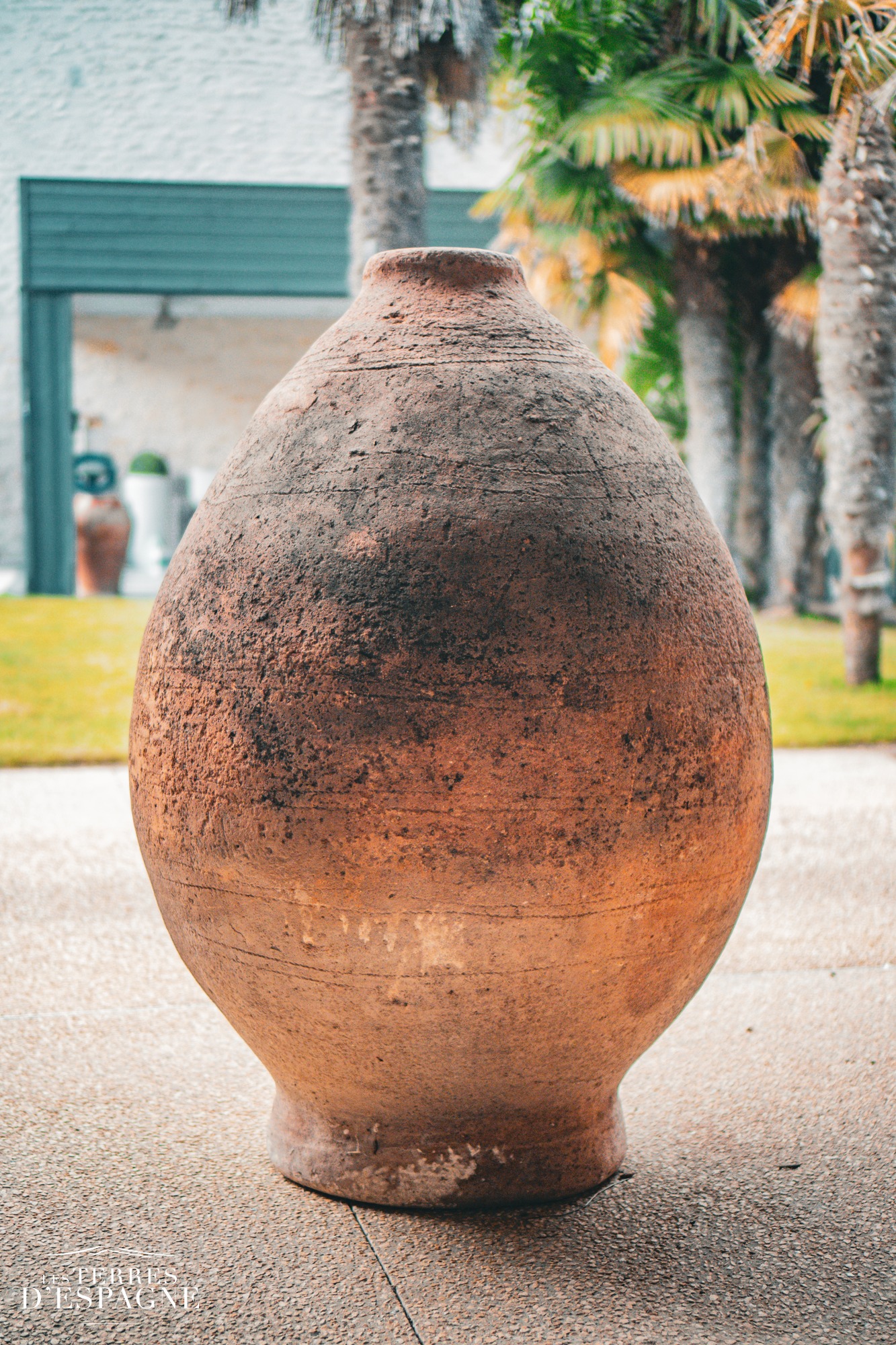 Grande Jarre en Terre Cuite Ancienne 140cm x 94cm - Les Terres d'Espagne
