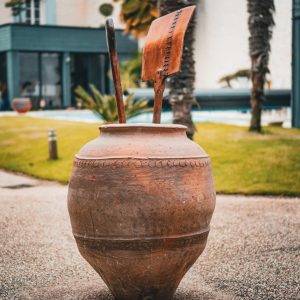 Petite Jarre en Terre Cuite Ancienne 76cm x 67cm - Les Terres d'Espagne
