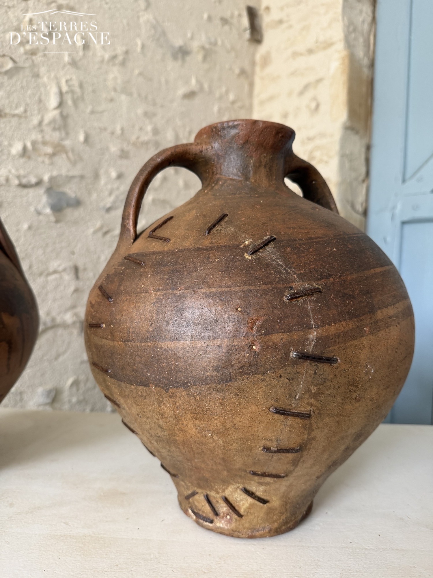 Cruche Cántaro en terre cuite ancienne 43cm x 32cm - Les Terres d'Espagne Cruche Cántaro en terre cuite ancienne 43cm x 32cm - Les Terres d'Espagne