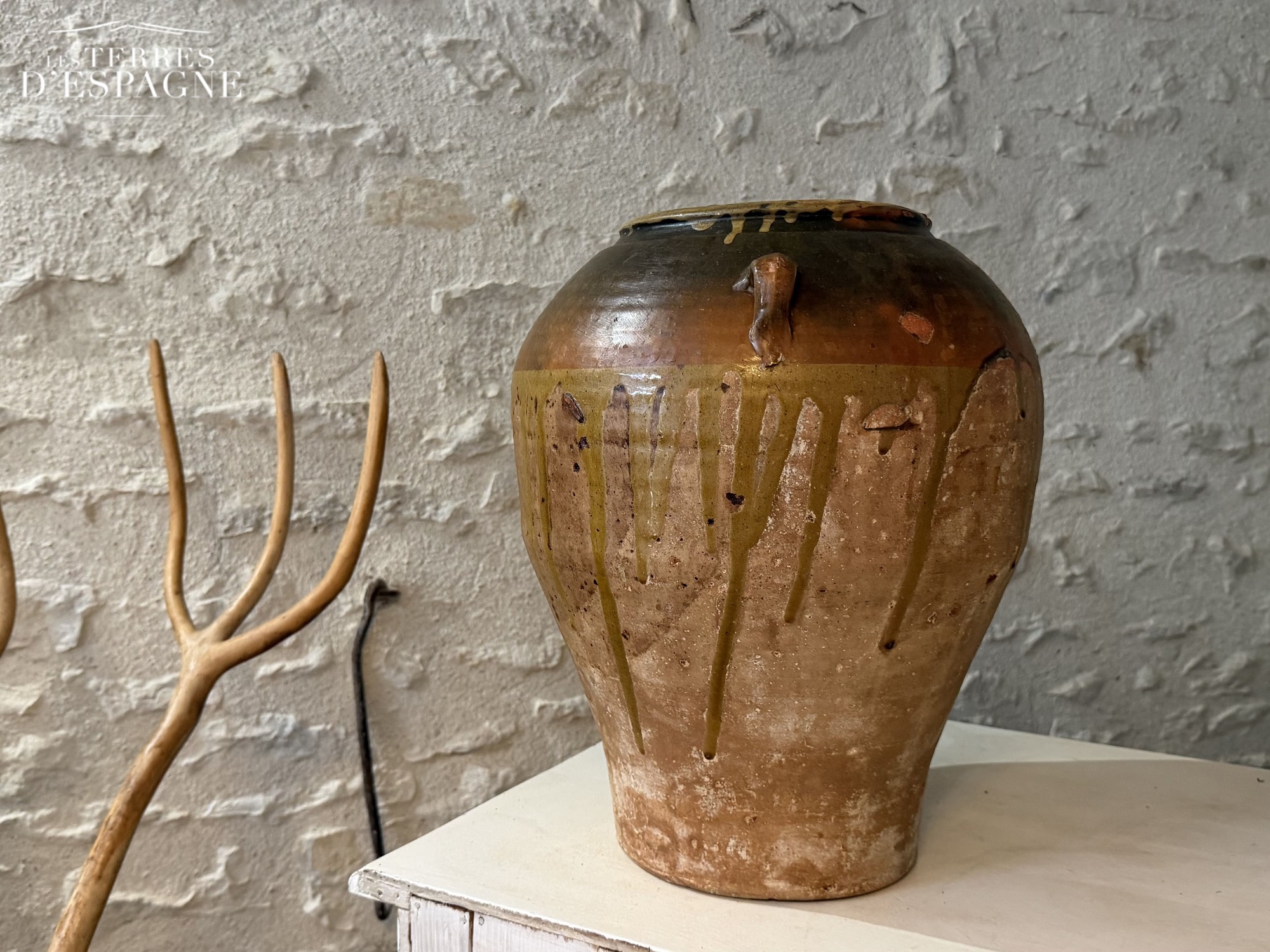Petite jarre en terre cuite ancienne à coulures vertes 50cm x 40cm - Les Terres d'Espagne
